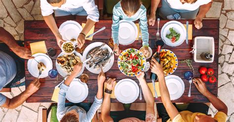 35 restaurants offering family meal deals for to go or .